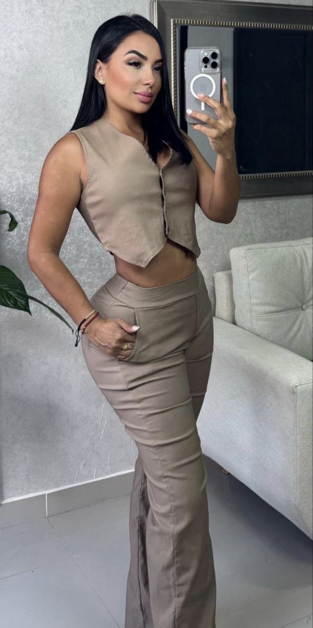 Conjunto chaleco y pantalón