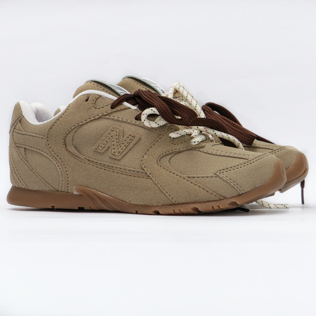 NEW BALANCE  MIU