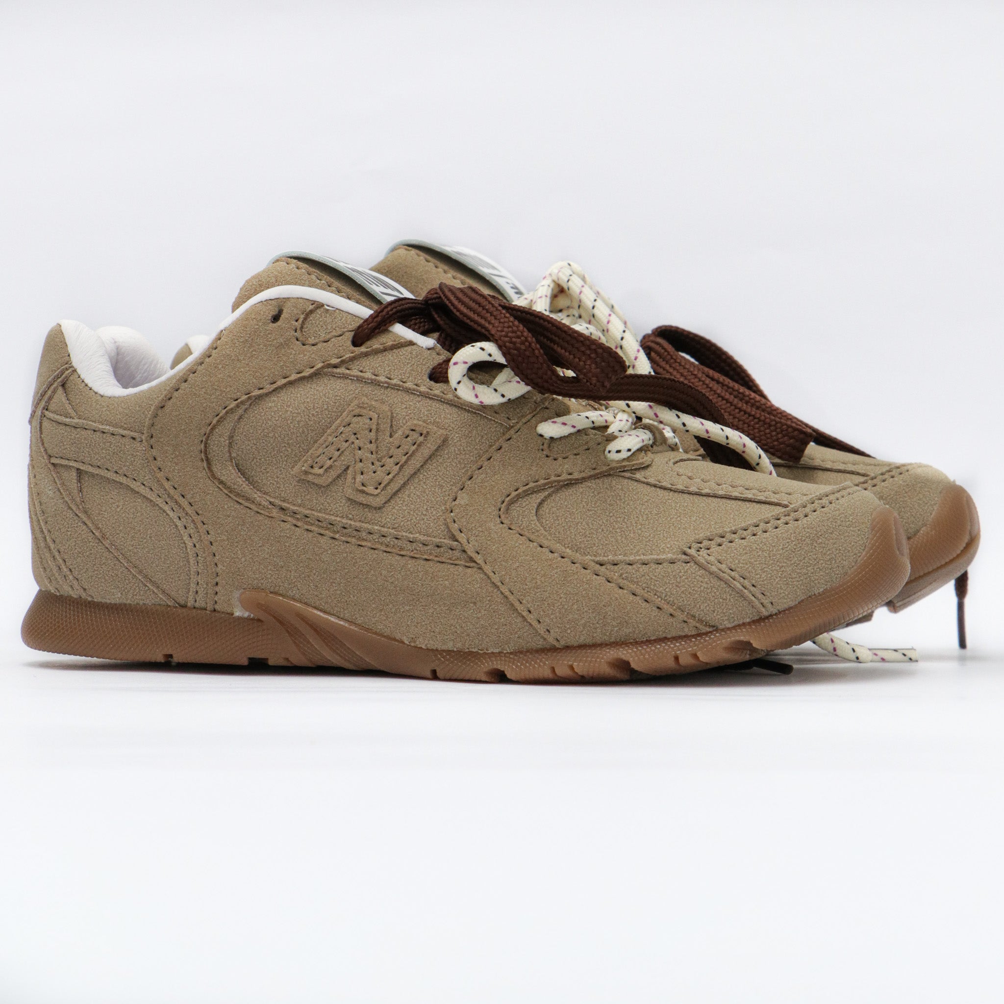 NEW BALANCE  MIU