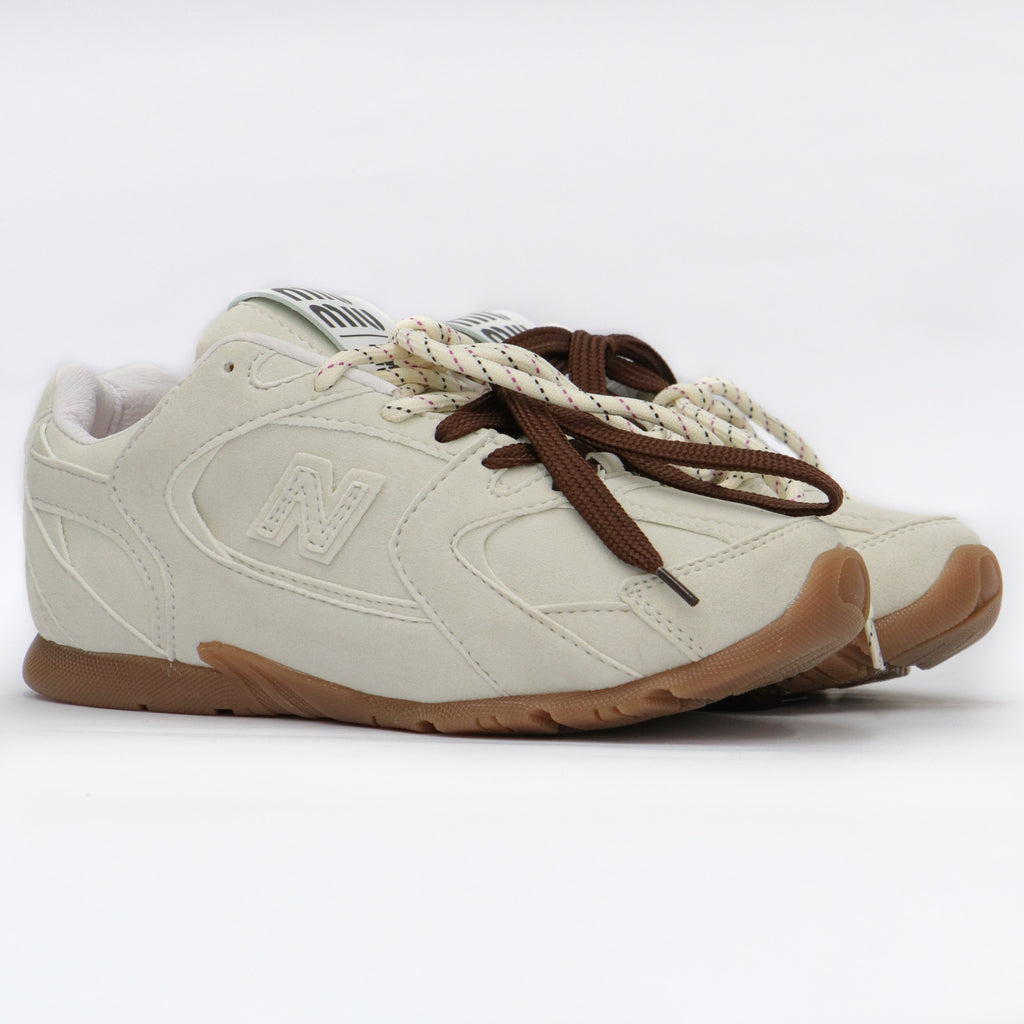 NEW BALANCE  MIU
